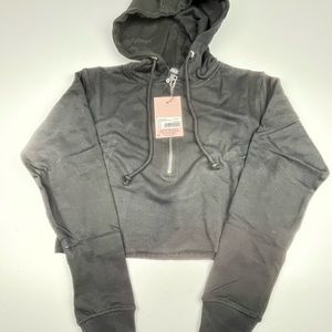 QUARTER ZIP L/S HOODIE
BLACK